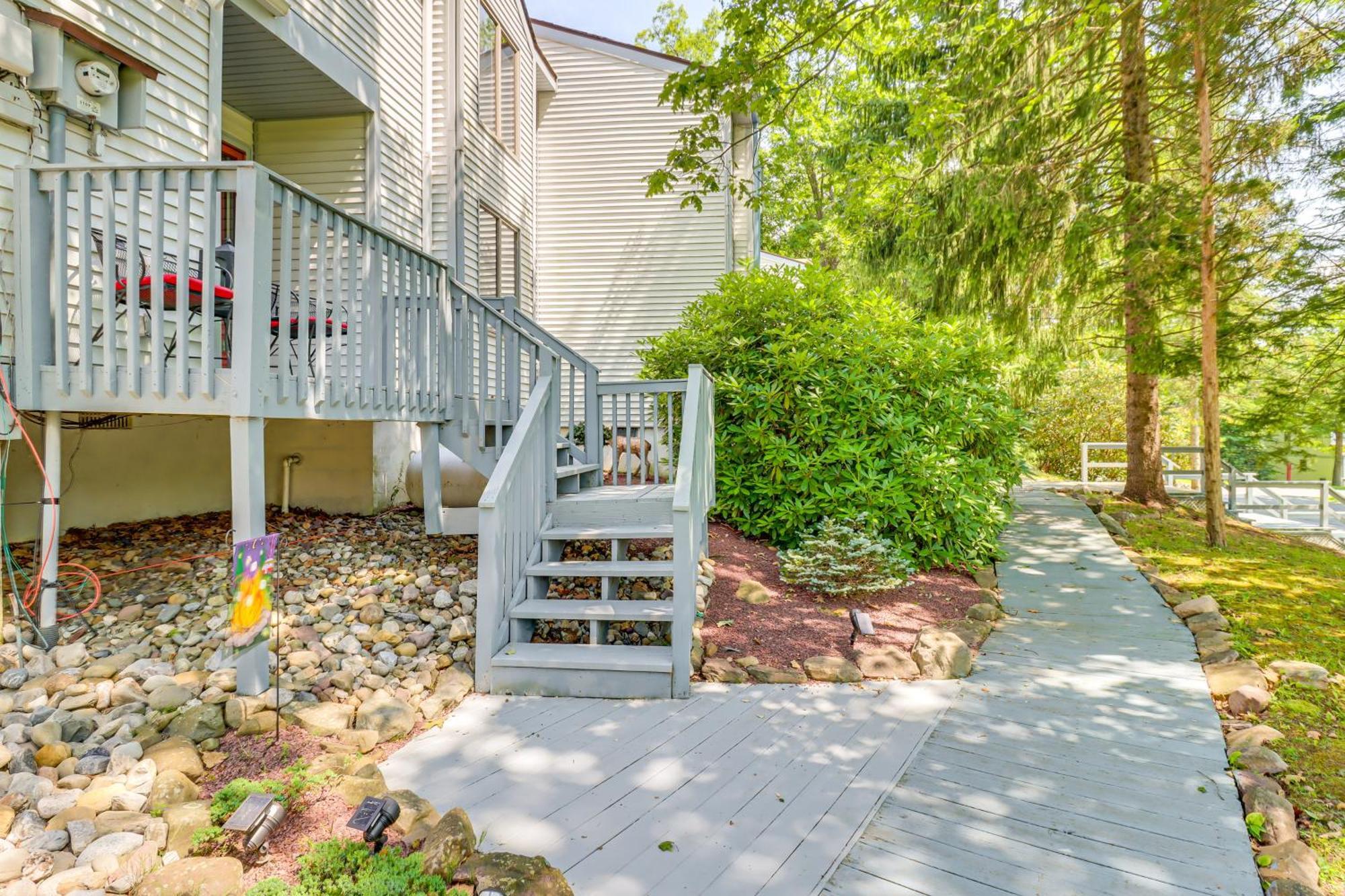 Lake Harmony Townhome Walk To Restaurants! Bagian luar foto